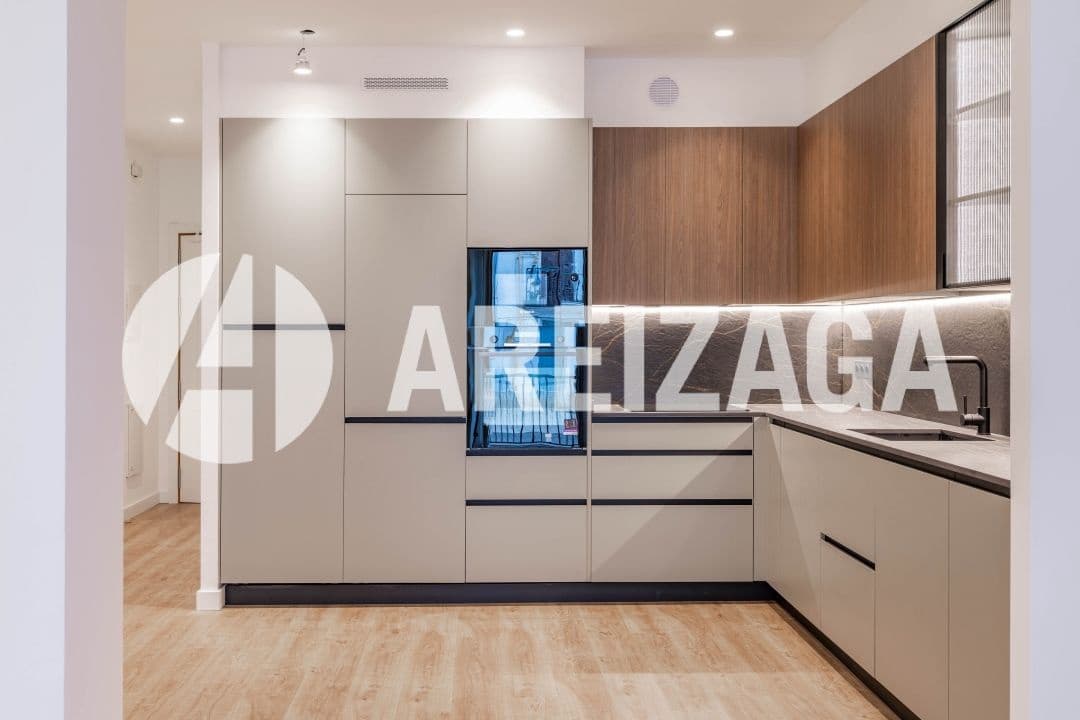 2 sovrum Lägenhet till salu i Donostia-San Sebastian - 675 000 € (Ref: 9400066)