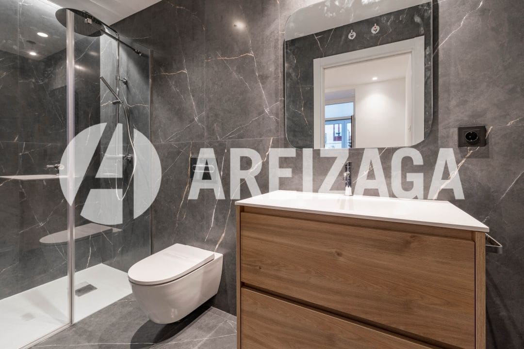 2 sovrum Lägenhet till salu i Donostia-San Sebastian - 675 000 € (Ref: 9400066)