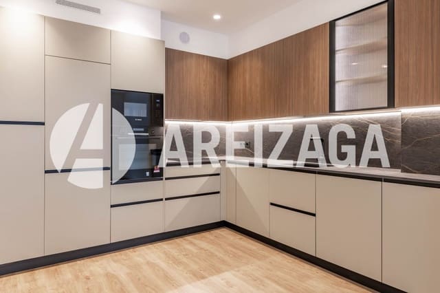 2 soveværelse Lejlighed til salg i Donostia-San Sebastián - € 675.000 (Ref: 9400066)