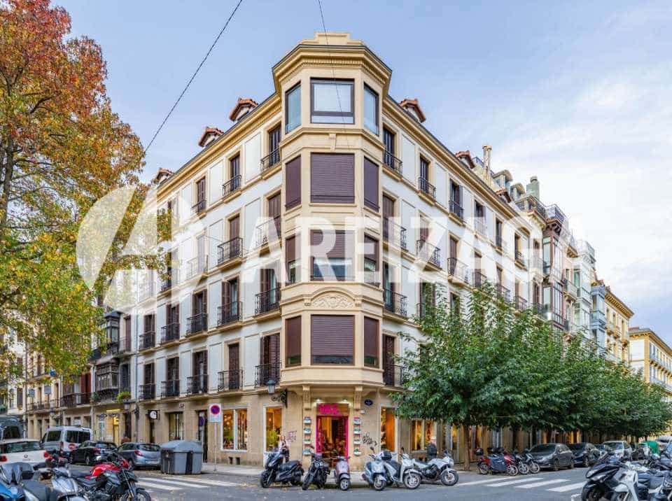 2 sovrum Lägenhet till salu i Donostia-San Sebastian - 675 000 € (Ref: 9400066)