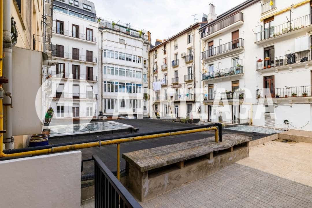 2 sovrum Lägenhet till salu i Donostia-San Sebastian - 675 000 € (Ref: 9400066)