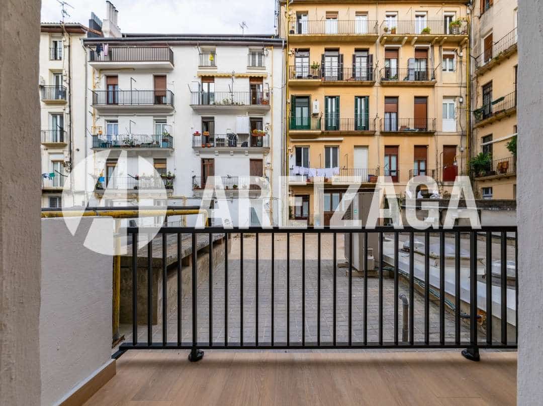 2 sovrum Lägenhet till salu i Donostia-San Sebastian - 675 000 € (Ref: 9400066)