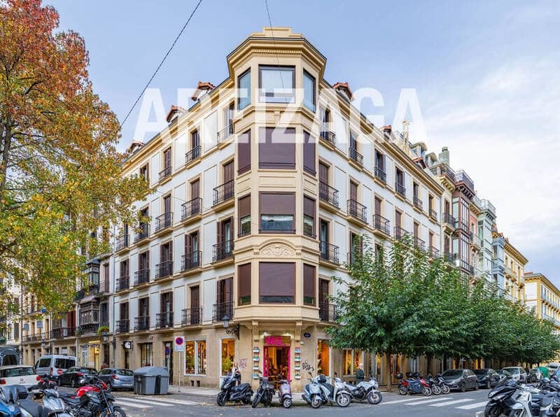 2 soverom Leilighet til salgs i Donostia-San Sebastian - € 650 000 (Ref: 9400066)