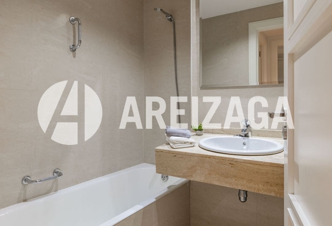 3 makuuhuone Asunto myytävänä paikassa Donostia-San Sebastian - 1 550 000 € (Ref: 9426527)