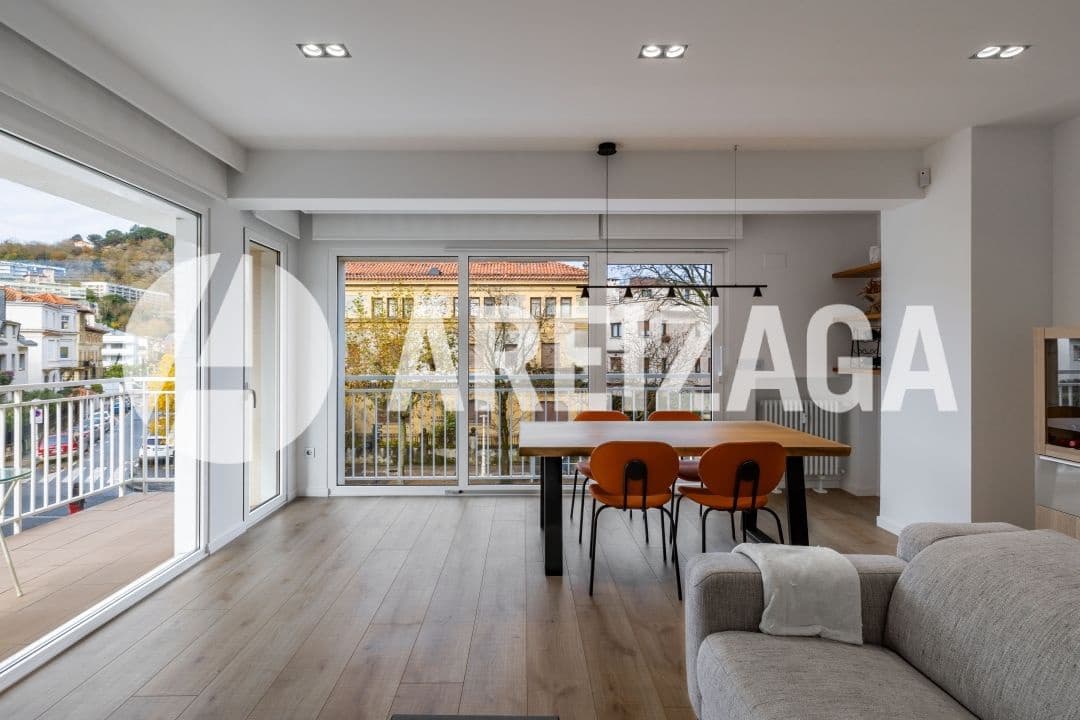 3 bedroom Flat for sale in Donostia-San Sebastian - € 1,135,000 (Ref: 9444904)