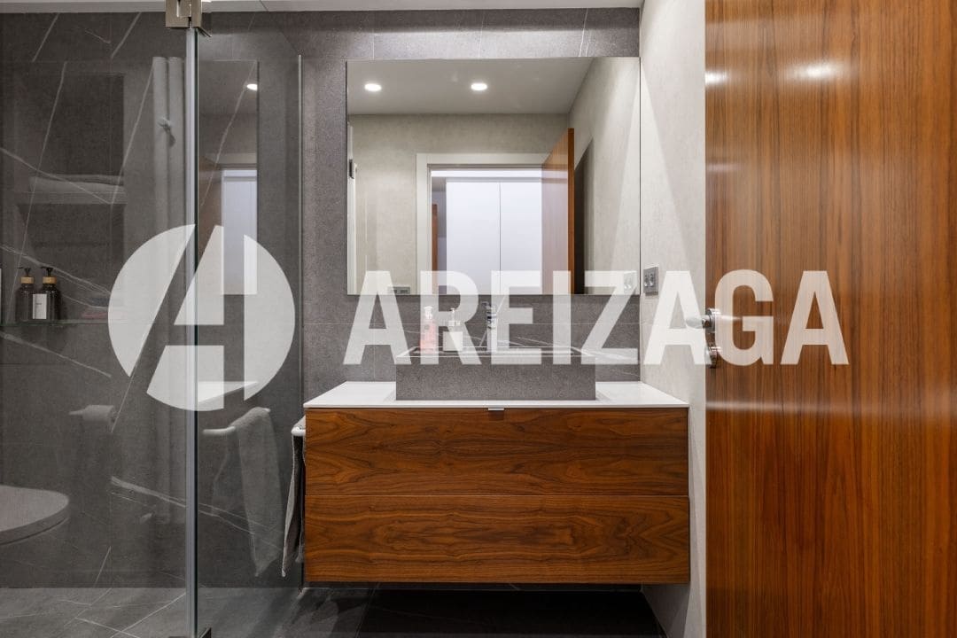 3 bedroom Flat for sale in Donostia-San Sebastian - € 1,135,000 (Ref: 9444904)