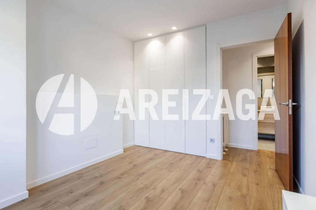 3 bedroom Flat for sale in Donostia-San Sebastian - € 1,135,000 (Ref: 9444904)