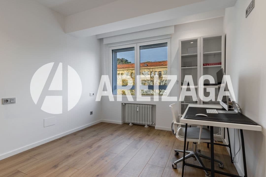 3 bedroom Flat for sale in Donostia-San Sebastian - € 1,135,000 (Ref: 9444904)