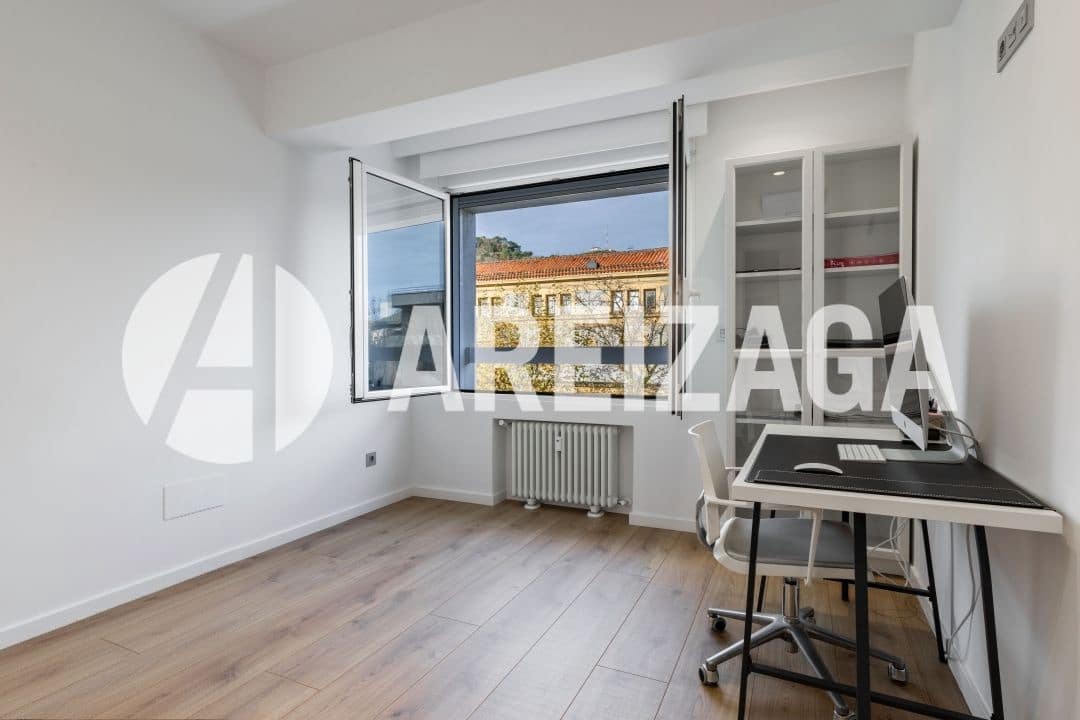 3 bedroom Flat for sale in Donostia-San Sebastian - € 1,135,000 (Ref: 9444904)