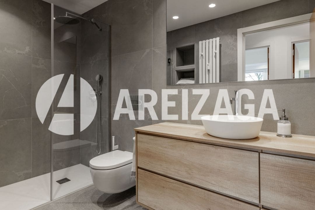 3 bedroom Flat for sale in Donostia-San Sebastian - € 1,135,000 (Ref: 9444904)