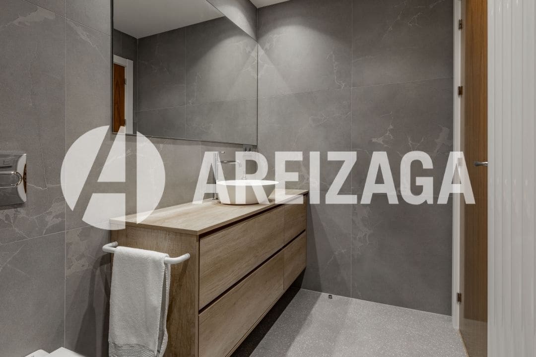 3 bedroom Flat for sale in Donostia-San Sebastian - € 1,135,000 (Ref: 9444904)