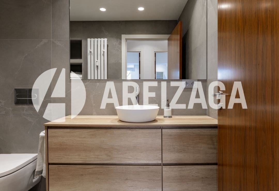 3 bedroom Flat for sale in Donostia-San Sebastian - € 1,135,000 (Ref: 9444904)