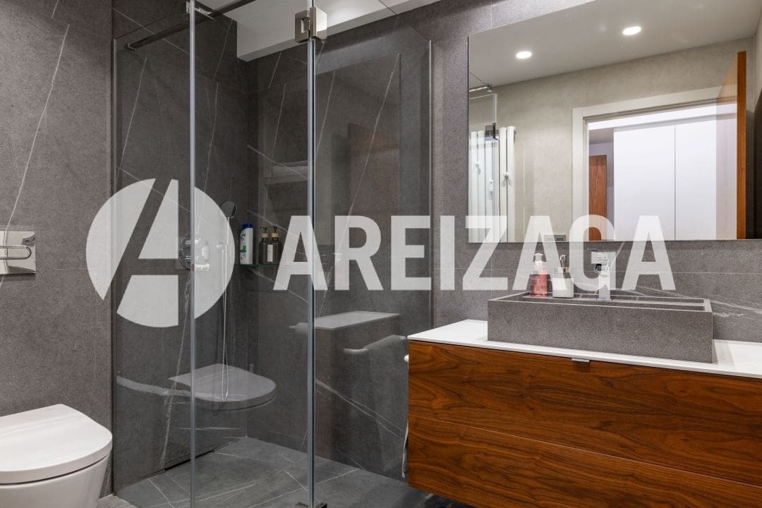 3 bedroom Flat for sale in Donostia-San Sebastian - € 1,135,000 (Ref: 9444904)