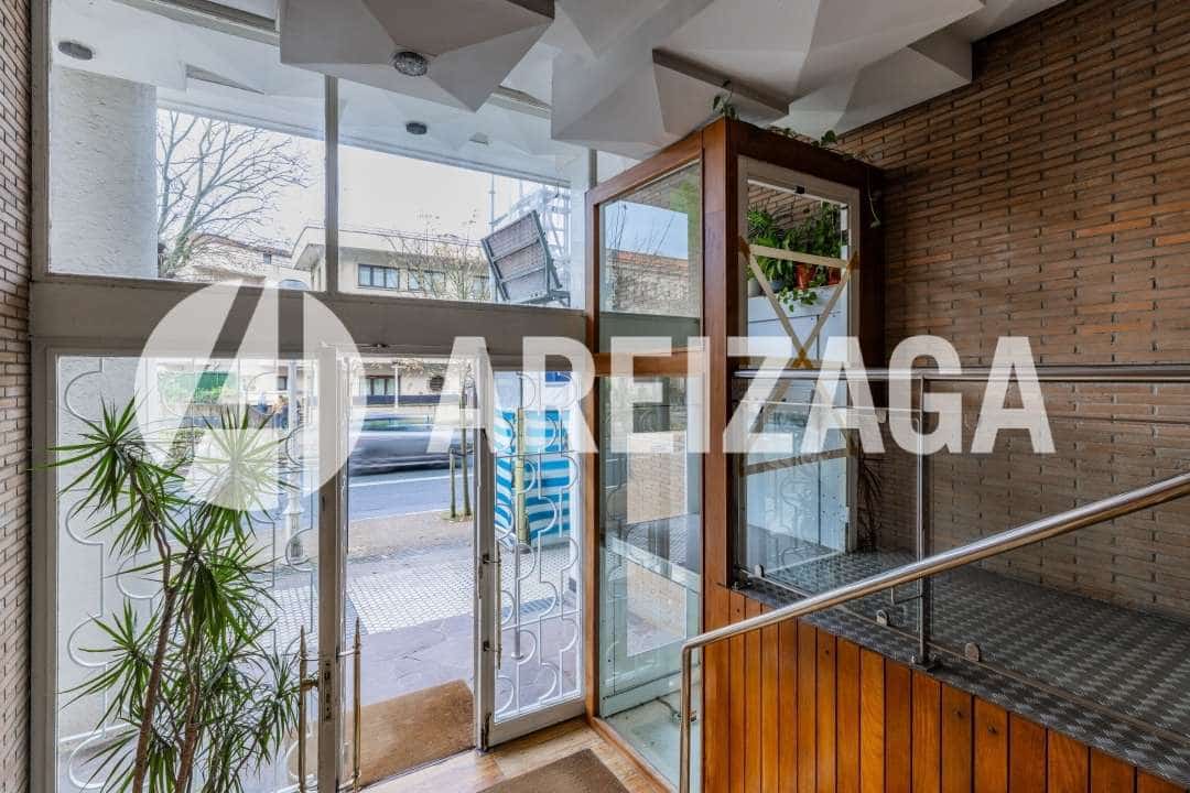 3 bedroom Flat for sale in Donostia-San Sebastian - € 1,135,000 (Ref: 9444904)