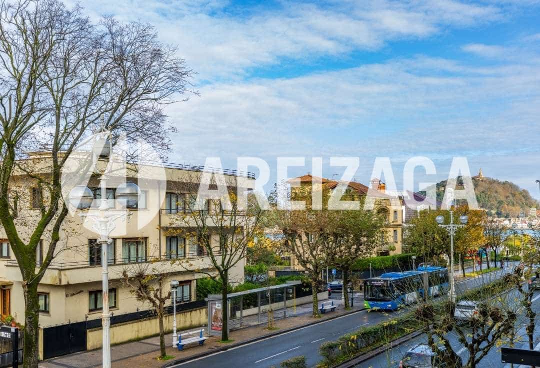 3 bedroom Flat for sale in Donostia-San Sebastian - € 1,135,000 (Ref: 9444904)