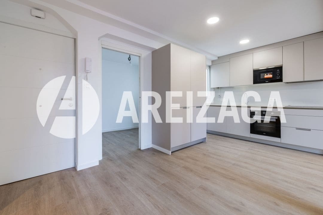 2 slaapkamer Flat te koop in Donostia-San Sebastian - € 695.000 (Ref: 9460848)