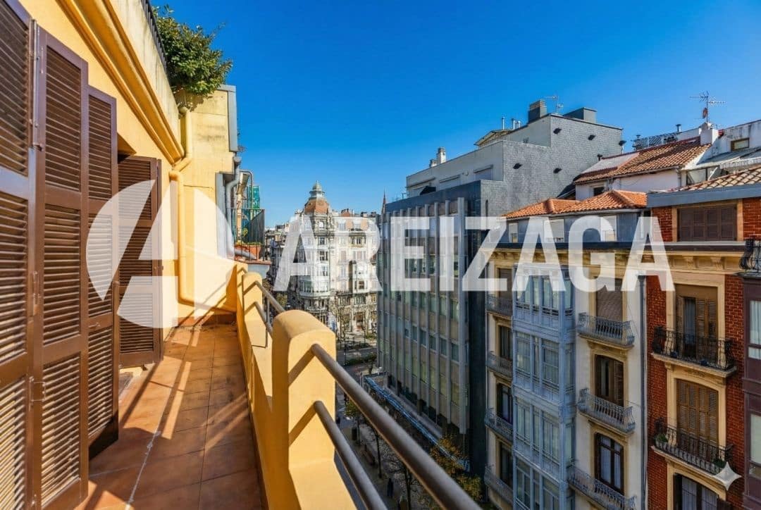 2 slaapkamer Flat te koop in Donostia-San Sebastian - € 695.000 (Ref: 9460848)