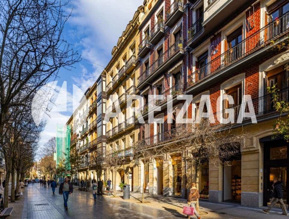 2 slaapkamer Flat te koop in Donostia-San Sebastian - € 695.000 (Ref: 9460848)