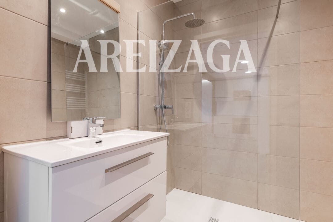 2 makuuhuone Kattohuoneisto myytävänä paikassa Donostia-San Sebastian - 629 000 € (Ref: 9460848)