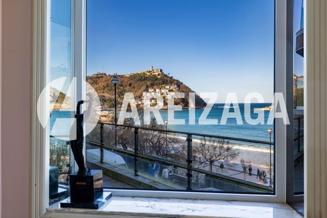 4 bedroom Flat for sale in Donostia-San Sebastian - € 2,600,000 (Ref: 9500950)