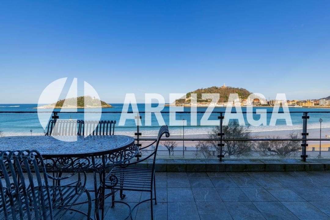 4 bedroom Flat for sale in Donostia-San Sebastian - € 2,600,000 (Ref: 9500950)