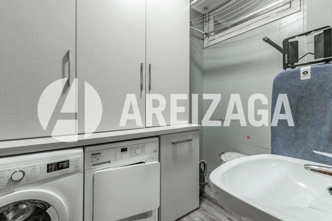 4 bedroom Flat for sale in Donostia-San Sebastian - € 2,600,000 (Ref: 9500950)