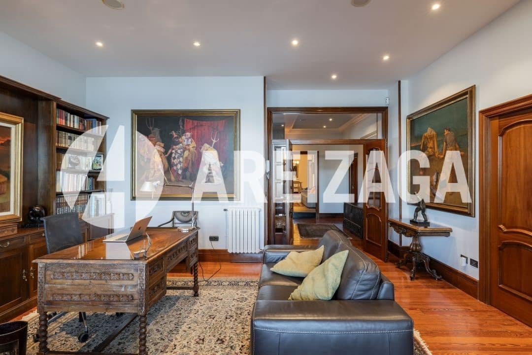 4 bedroom Flat for sale in Donostia-San Sebastian - € 2,600,000 (Ref: 9500950)