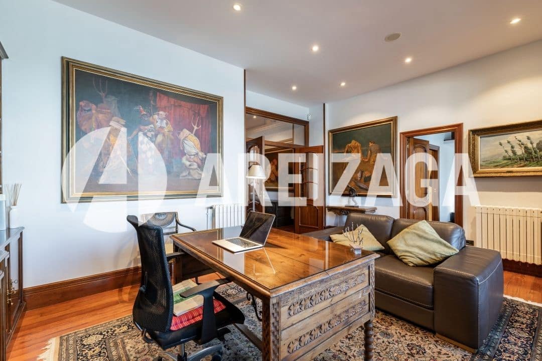 4 bedroom Flat for sale in Donostia-San Sebastian - € 2,600,000 (Ref: 9500950)