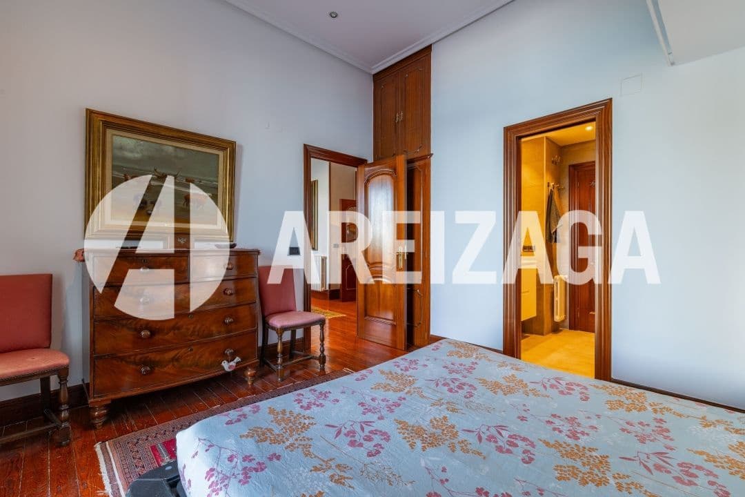 4 bedroom Flat for sale in Donostia-San Sebastian - € 2,600,000 (Ref: 9500950)