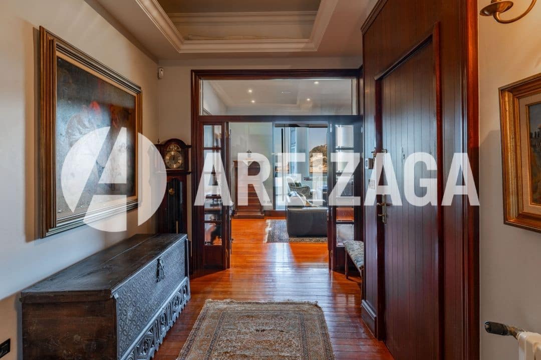 4 bedroom Flat for sale in Donostia-San Sebastian - € 2,600,000 (Ref: 9500950)