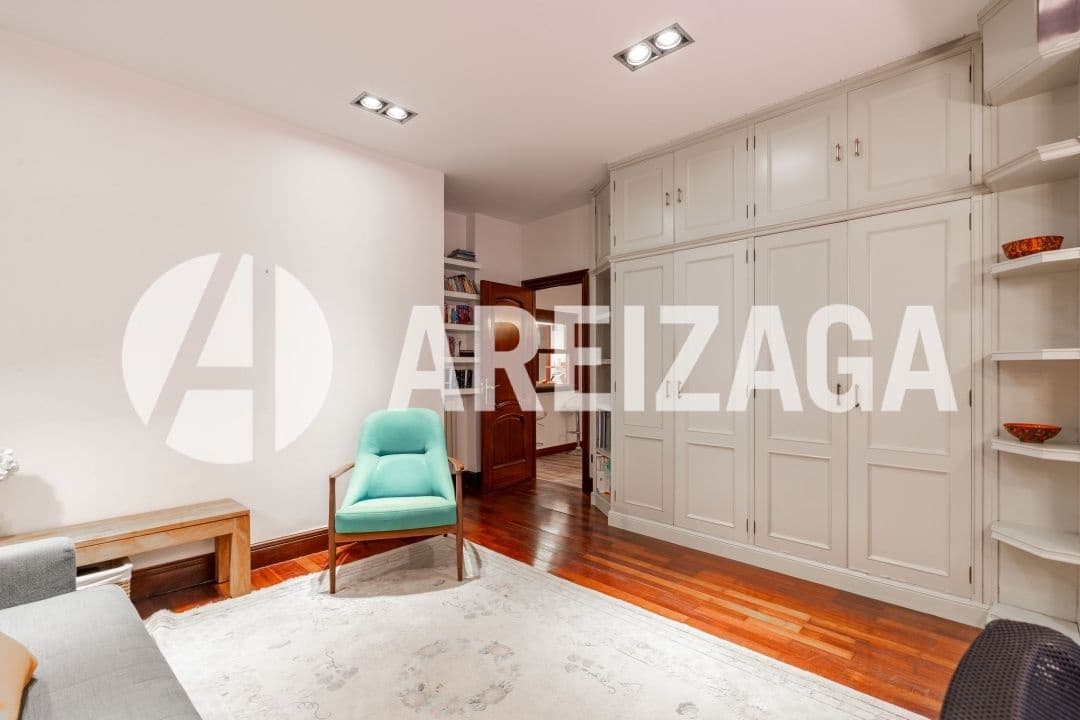 4 bedroom Flat for sale in Donostia-San Sebastian - € 2,600,000 (Ref: 9500950)
