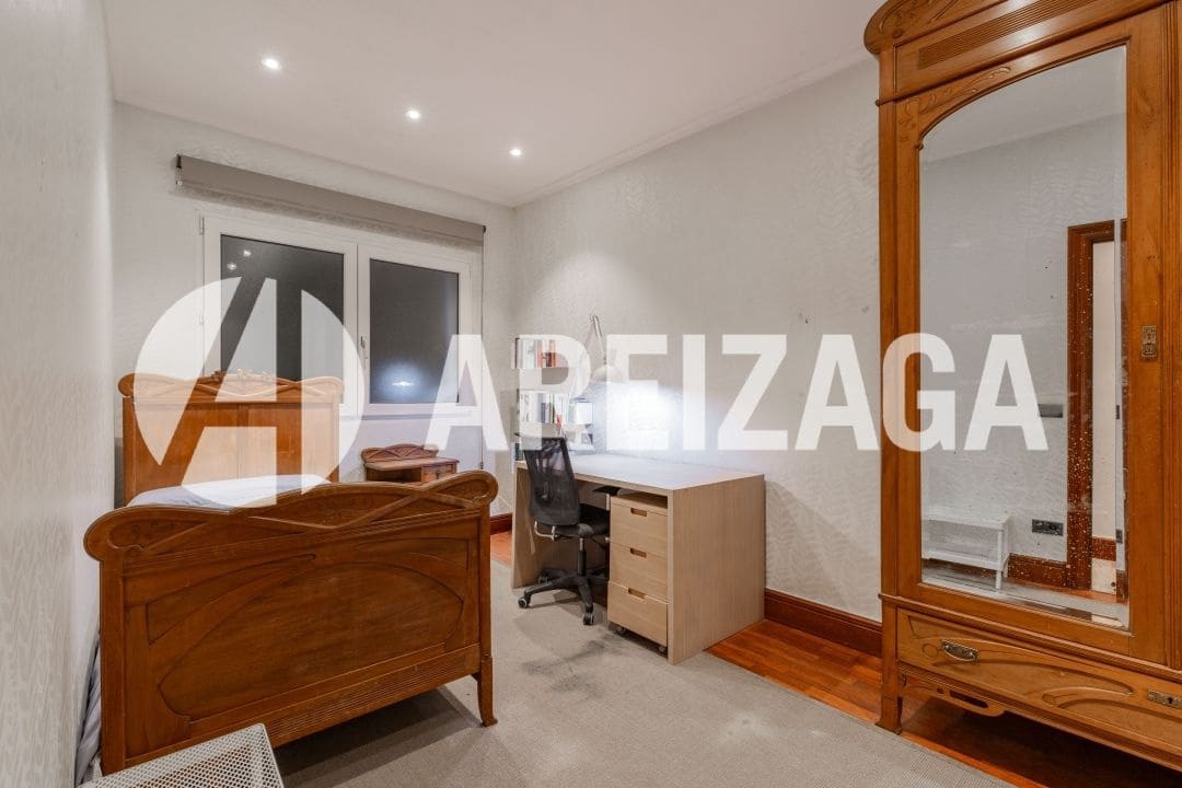 4 bedroom Flat for sale in Donostia-San Sebastian - € 2,600,000 (Ref: 9500950)