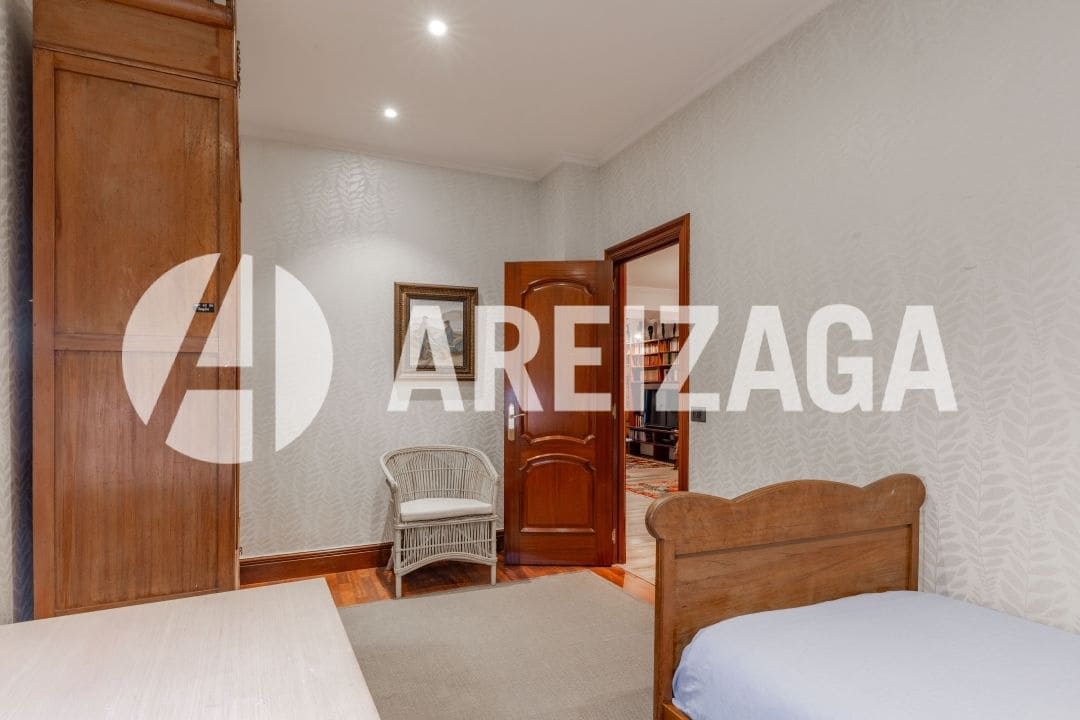 4 bedroom Flat for sale in Donostia-San Sebastian - € 2,600,000 (Ref: 9500950)