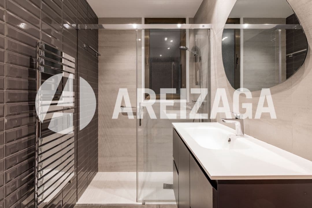 4 bedroom Flat for sale in Donostia-San Sebastian - € 2,600,000 (Ref: 9500950)