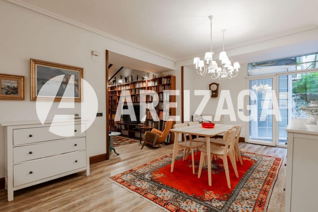 4 bedroom Flat for sale in Donostia-San Sebastian - € 2,600,000 (Ref: 9500950)
