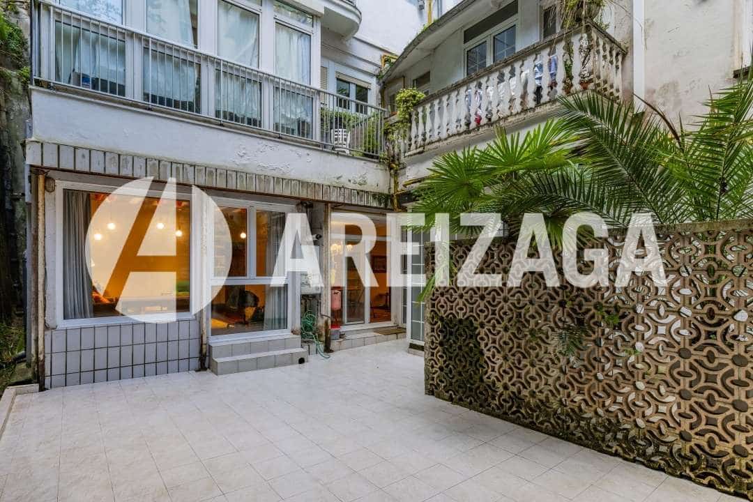 4 bedroom Flat for sale in Donostia-San Sebastian - € 2,600,000 (Ref: 9500950)