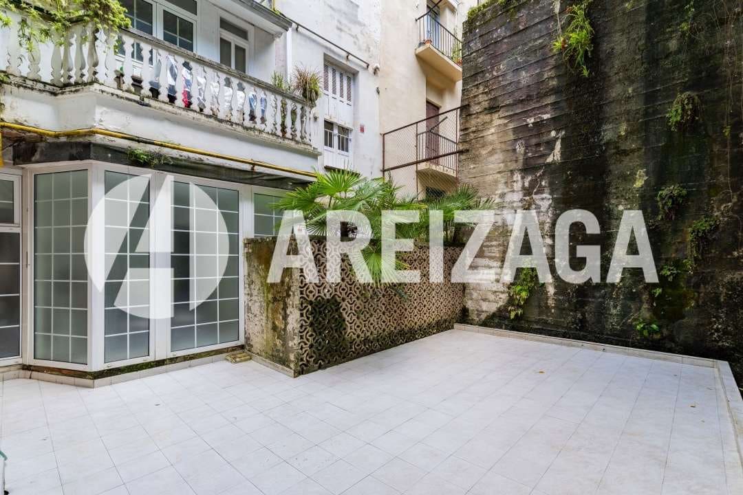 4 bedroom Flat for sale in Donostia-San Sebastian - € 2,600,000 (Ref: 9500950)
