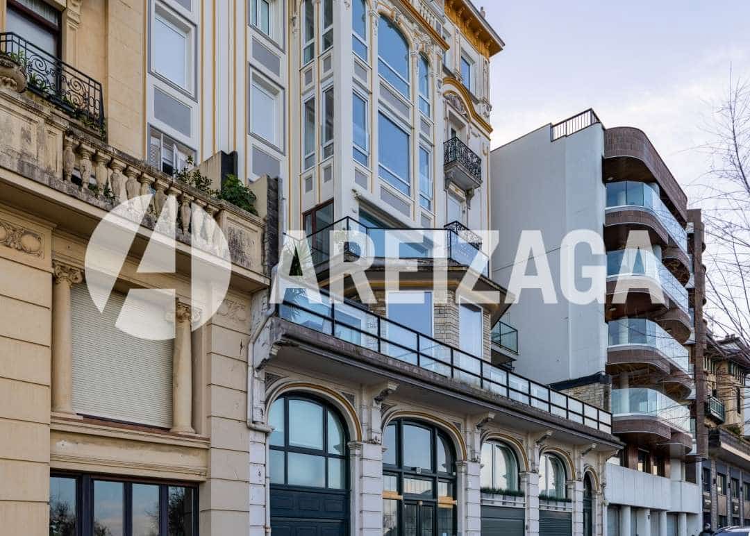 4 bedroom Flat for sale in Donostia-San Sebastian - € 2,600,000 (Ref: 9500950)