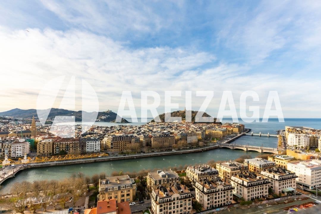 1 bedroom Flat for sale in Donostia-San Sebastian - € 599,900 (Ref: 9539623)