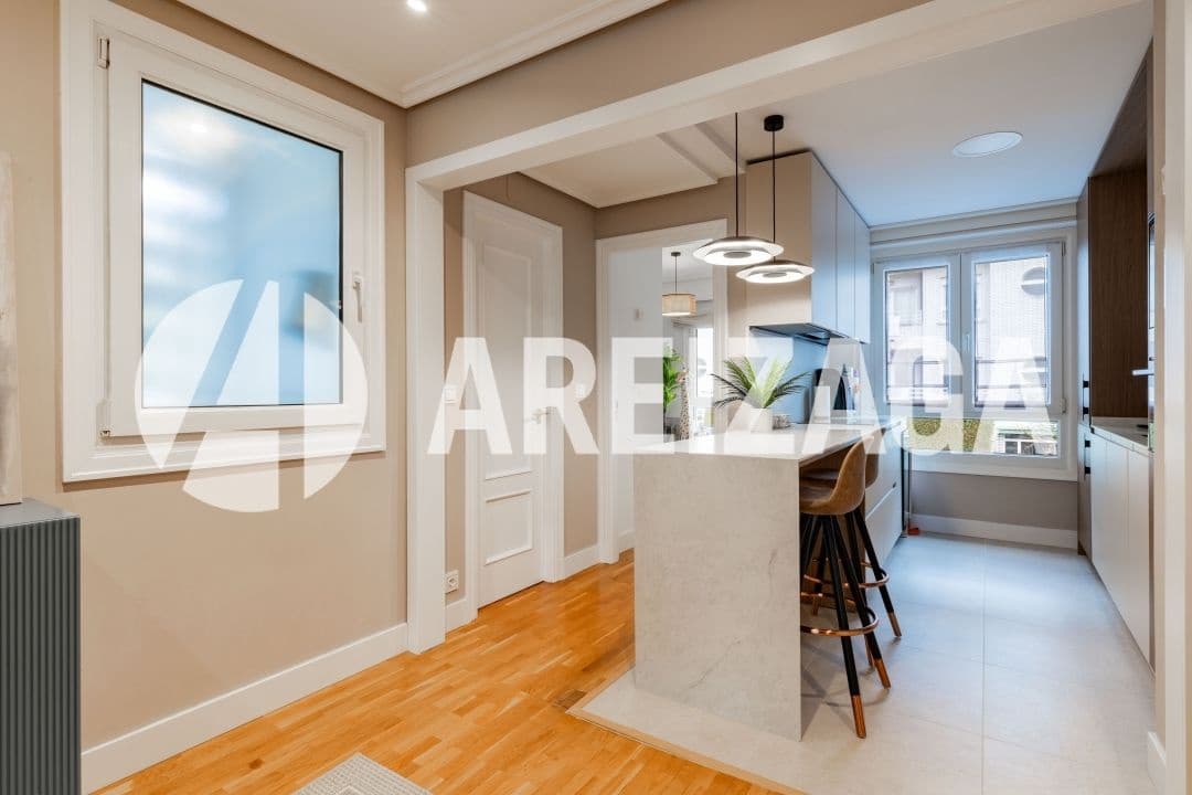 2 bedroom Flat for sale in Donostia-San Sebastian with pool - € 695,000 (Ref: 9539624)