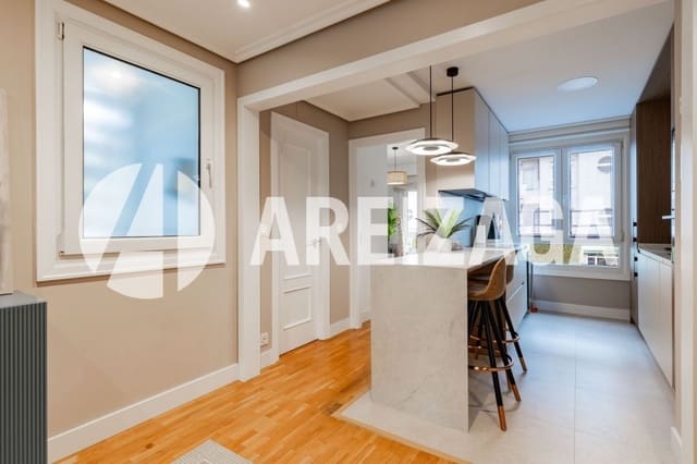 2 soveværelse Lejlighed til salg i Donostia-San Sebastián med swimmingpool - € 695.000 (Ref: 9539624)