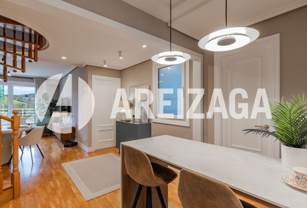 2 bedroom Flat for sale in Donostia-San Sebastian with pool - € 695,000 (Ref: 9539624)