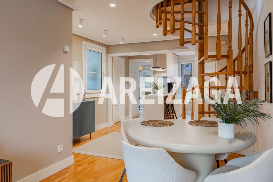 2 bedroom Flat for sale in Donostia-San Sebastian with pool - € 695,000 (Ref: 9539624)