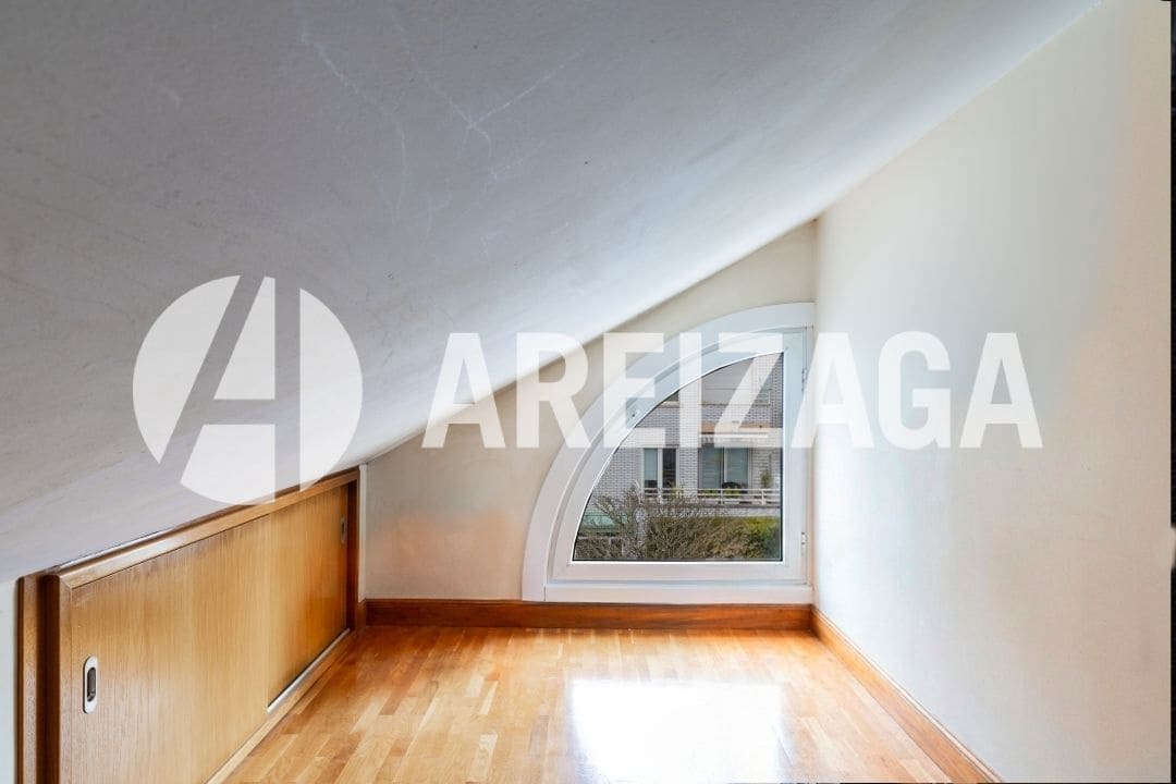 2 bedroom Flat for sale in Donostia-San Sebastian with pool - € 695,000 (Ref: 9539624)