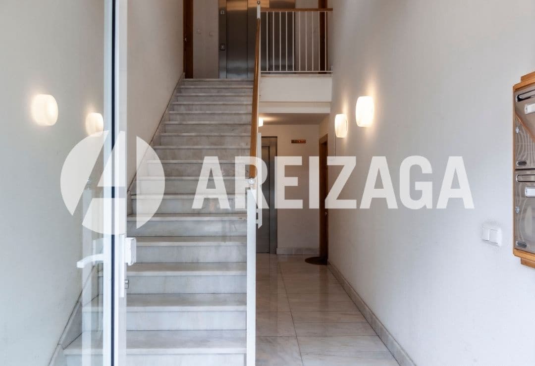 2 bedroom Flat for sale in Donostia-San Sebastian with pool - € 695,000 (Ref: 9539624)