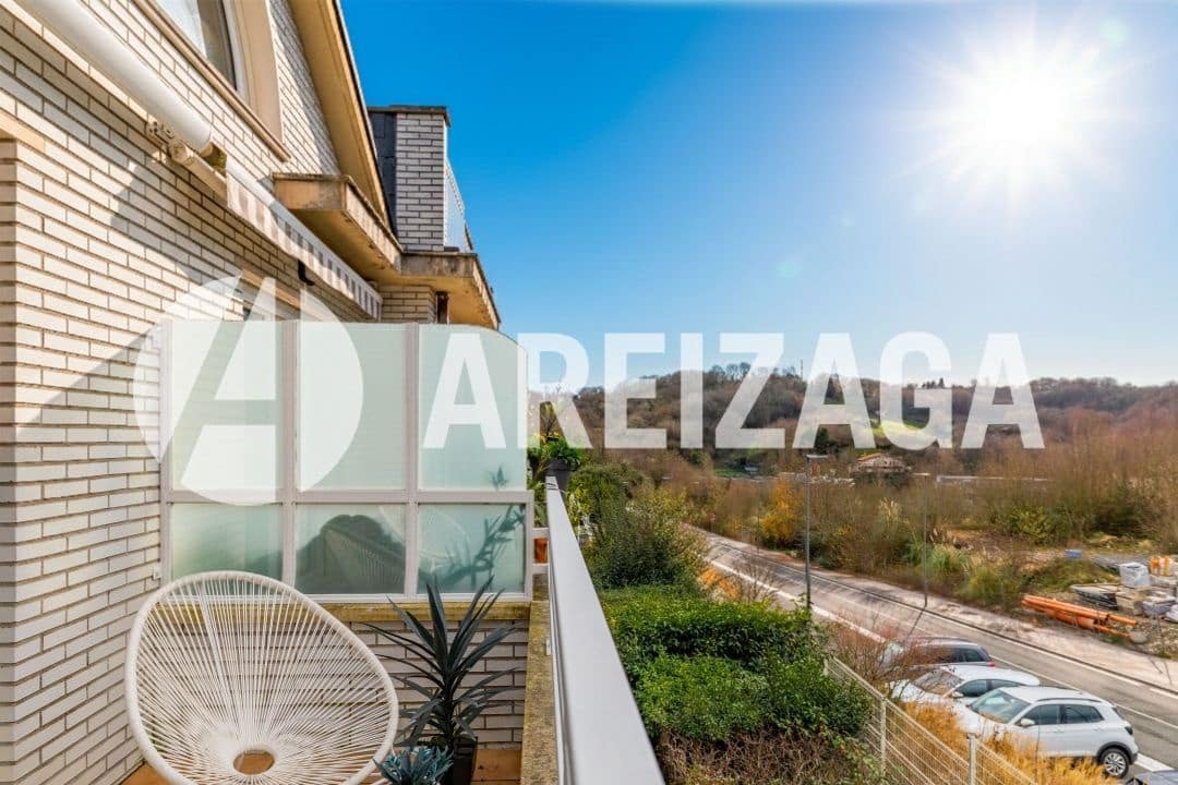 2 bedroom Flat for sale in Donostia-San Sebastian with pool - € 695,000 (Ref: 9539624)