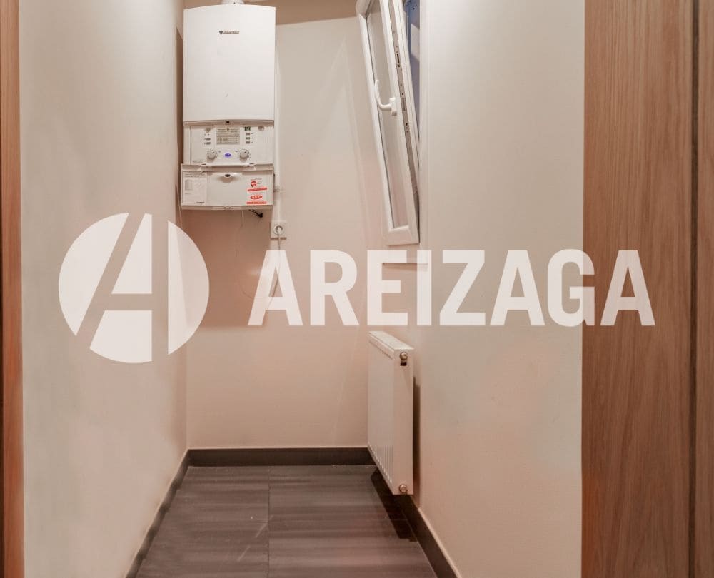 2 bedroom Flat for sale in Donostia-San Sebastian - € 745,000 (Ref: 9542536)