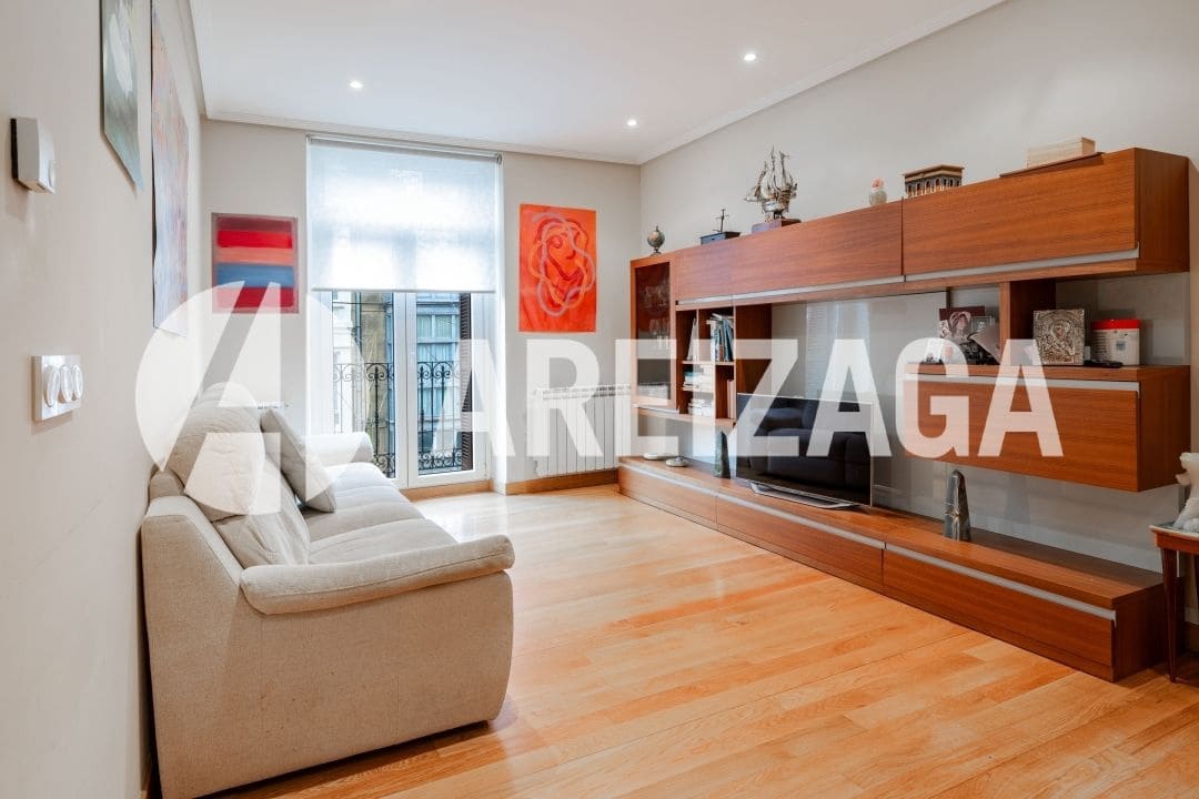 2 bedroom Flat for sale in Donostia-San Sebastian - € 745,000 (Ref: 9542536)