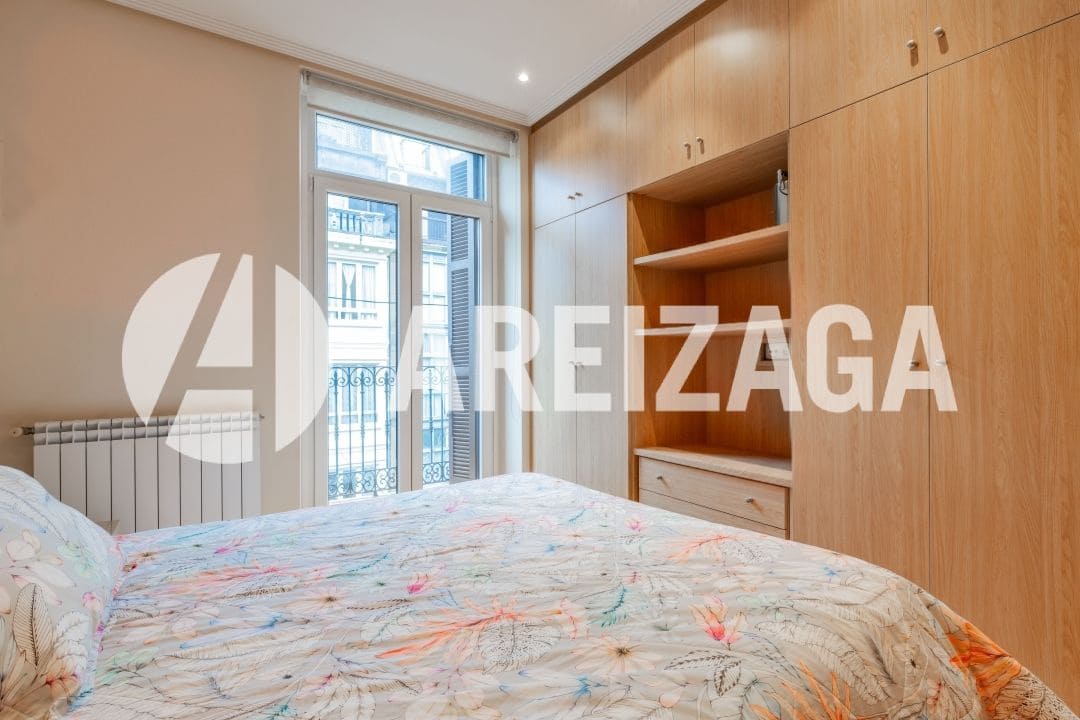 2 bedroom Flat for sale in Donostia-San Sebastian - € 745,000 (Ref: 9542536)