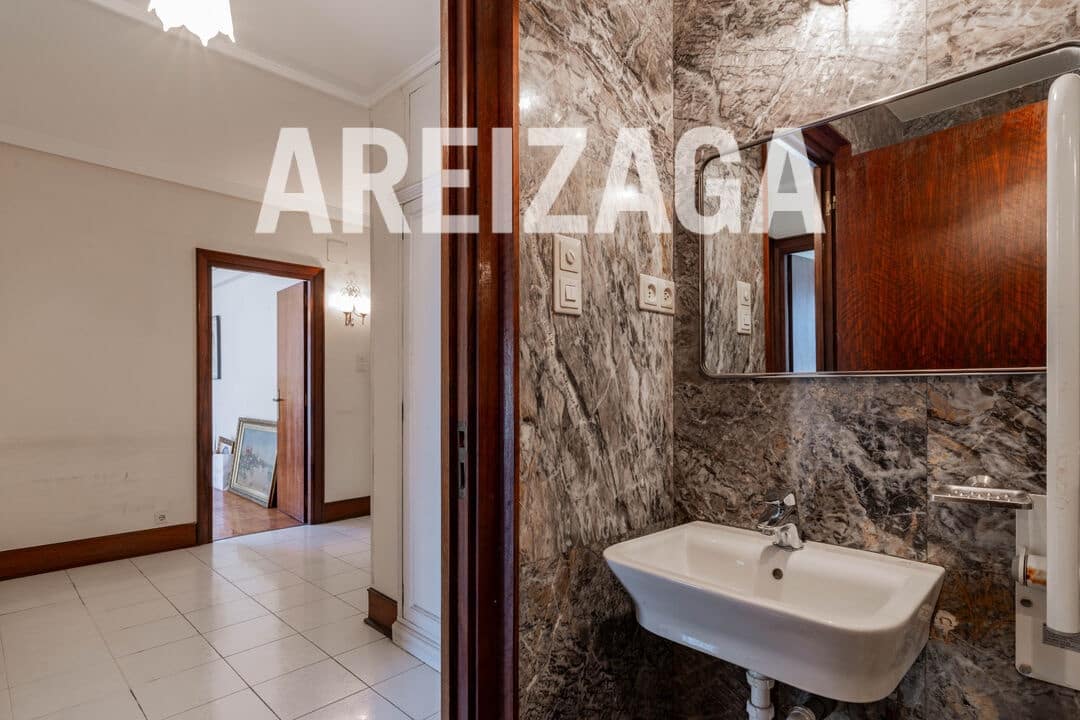 3 bedroom Flat for sale in Donostia-San Sebastian - € 1,500,000 (Ref: 9588482)